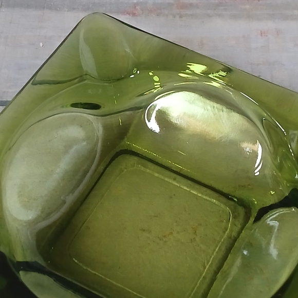 Vintage Green Glass Ashtray Square Mid-Century Modern - Picture 8 of 12
